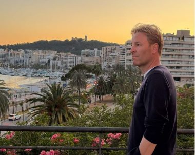 De partner van Viktor Brand - Dit weten we over André