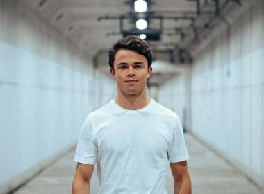 Wat is het vermogen van autocoureur Nyck de Vries?